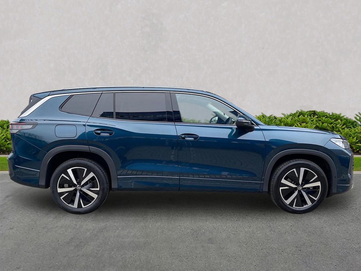 Used Volkswagen Touran 2025 for sale - 77077352: Photo 5