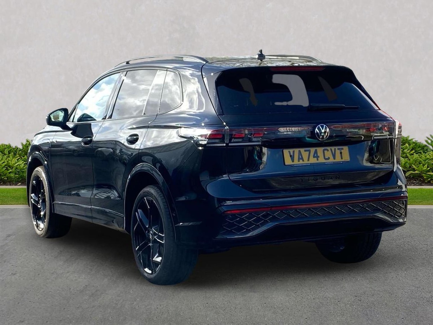 Used Volkswagen Tiguan 2025 for sale - 78193846: Photo 2