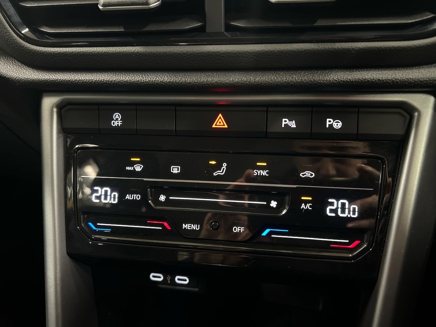 Used Volkswagen T-Roc 2024 for sale - 77023469: Photo 14