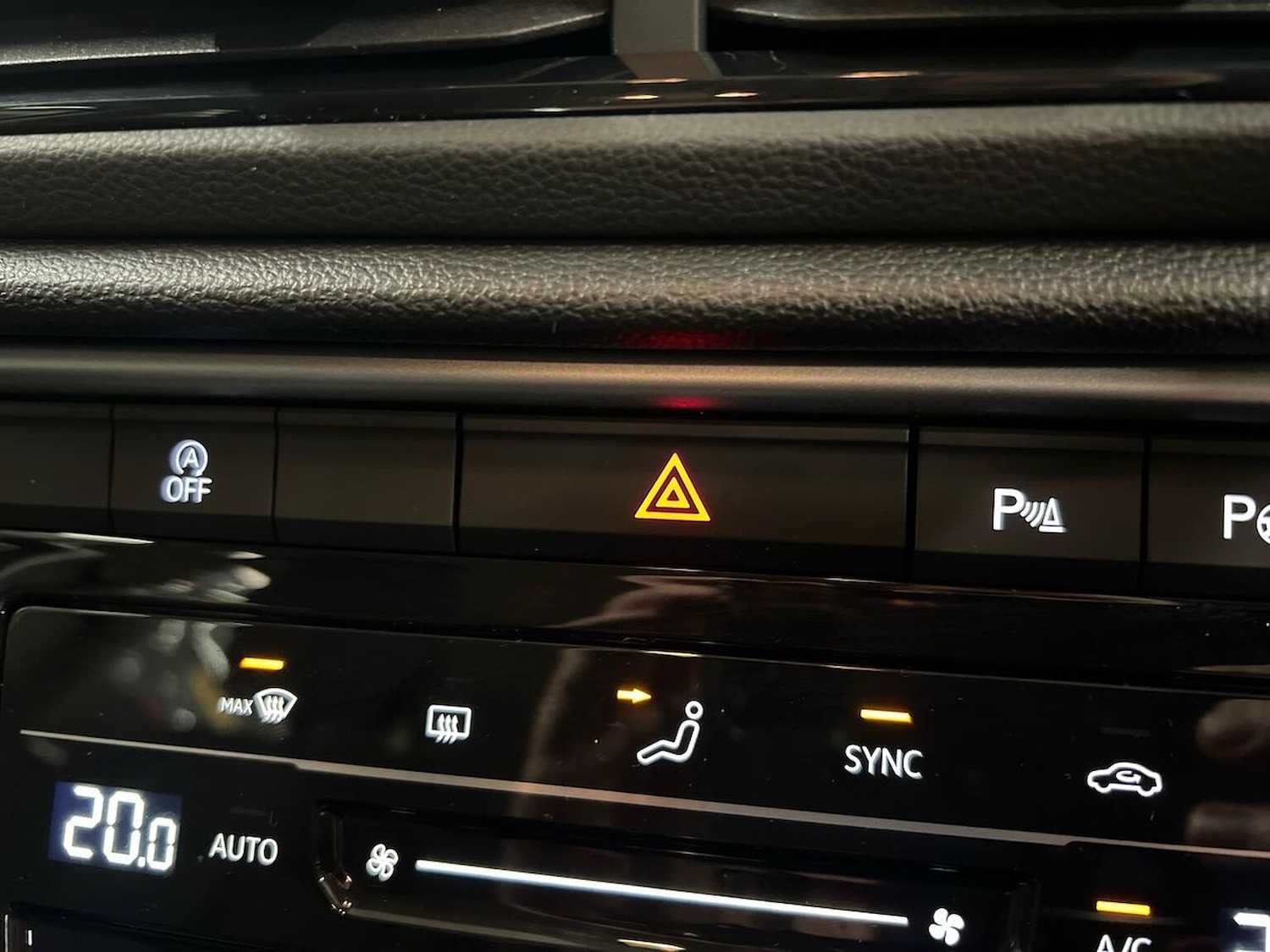 Used Volkswagen T-Roc 2024 for sale - 77023469: Photo 24