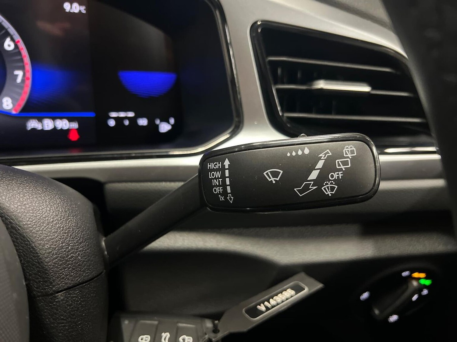 Used Volkswagen T-Roc 2024 for sale - 77023469: Photo 28