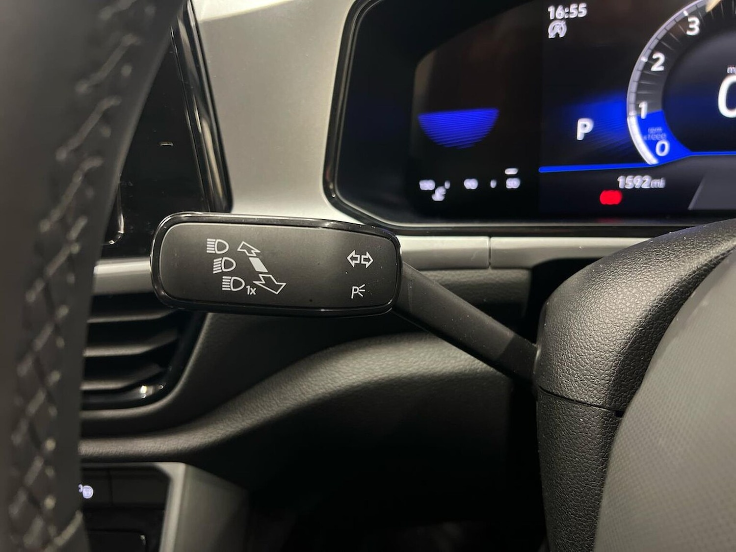 Used Volkswagen T-Roc 2024 for sale - 77023469: Photo 29