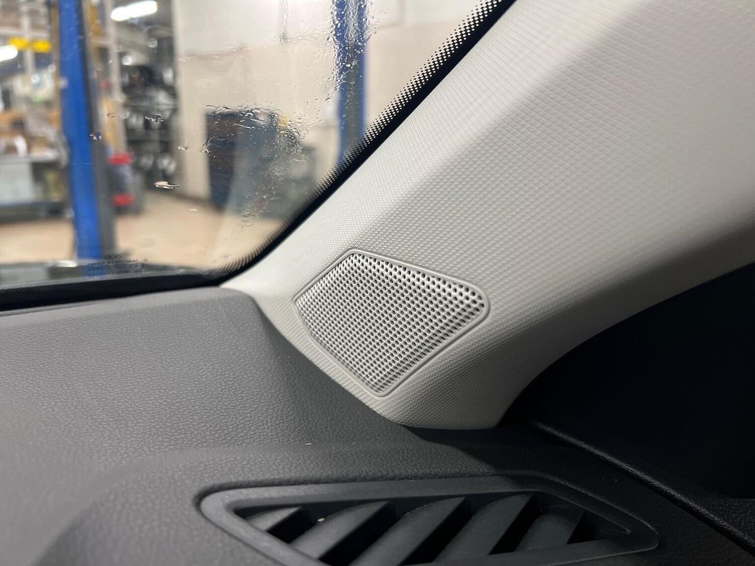 Used Volkswagen T-Roc 2024 for sale - 77023469: Photo 31