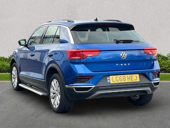 Used Volkswagen T-Roc 2018 for sale - 76461777: Photo