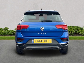 Used Volkswagen T-Roc 2018 for sale - 76461777: Photo