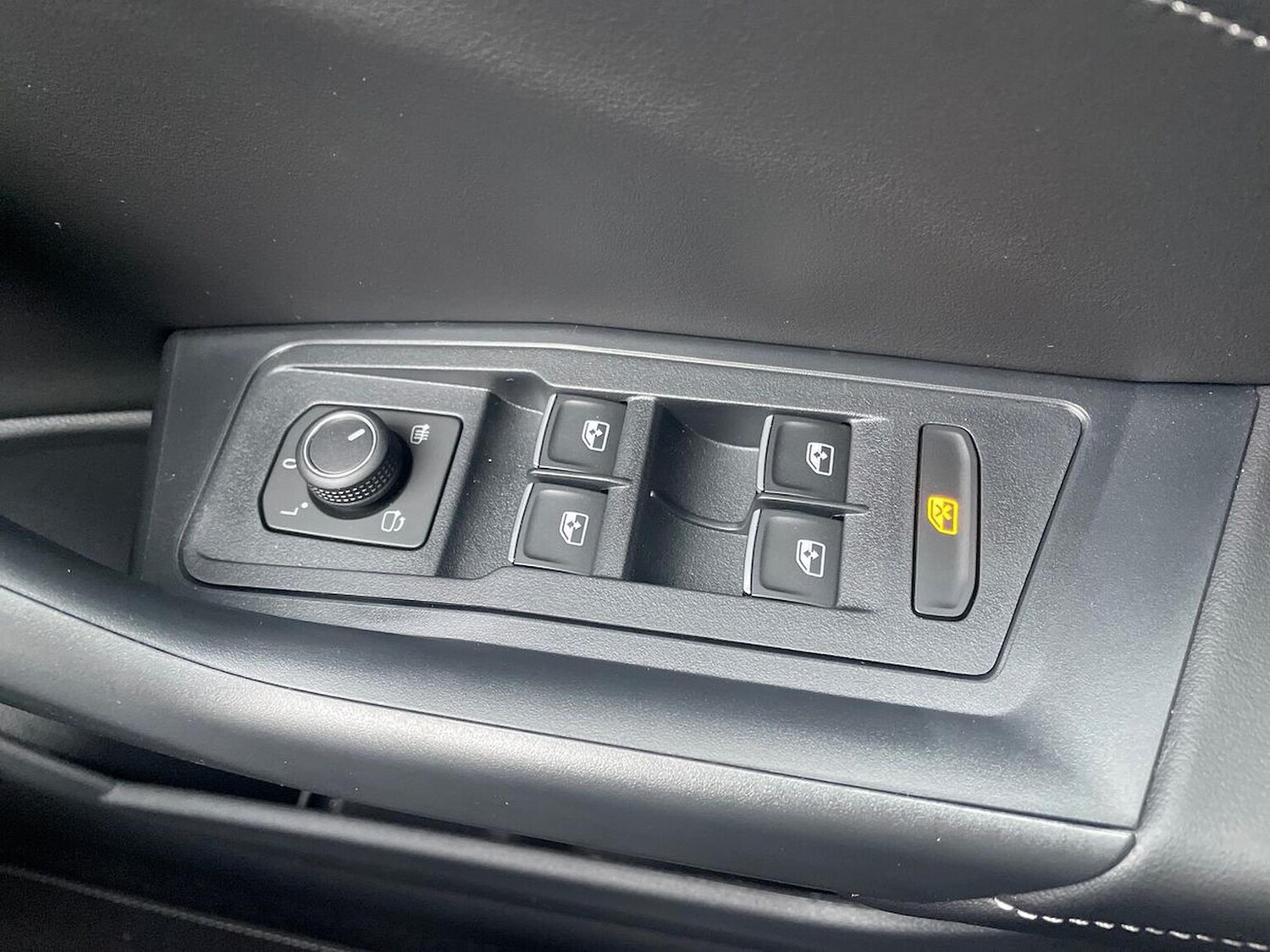 Used Volkswagen T-Roc 2025 for sale - 77542490: Photo 21