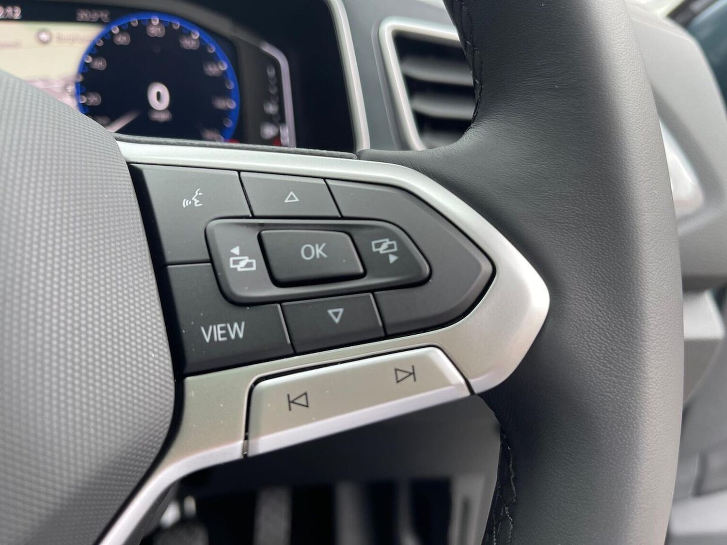 Used Volkswagen T-Roc 2025 for sale - 76027520: Photo 26