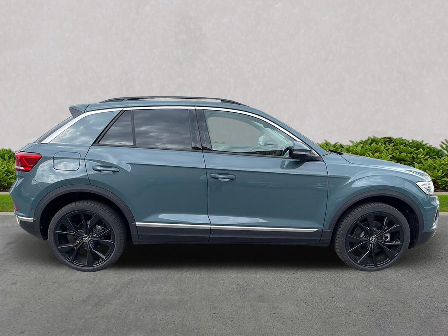 Used Volkswagen T-Roc 2025 for sale - 76027520: Photo 3