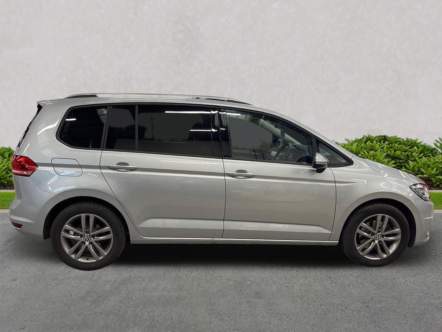 Used Volkswagen Touran 2024 for sale - 76019508: Photo 3