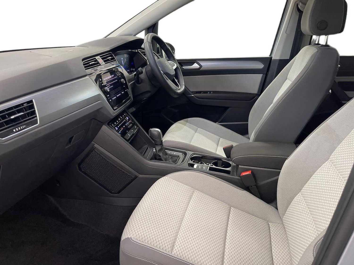 Used Volkswagen Touran 2024 for sale - 76019508: Photo 7
