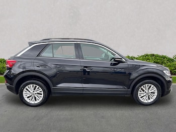 Used Volkswagen T-Roc 2023 for sale - 76436560: Photo