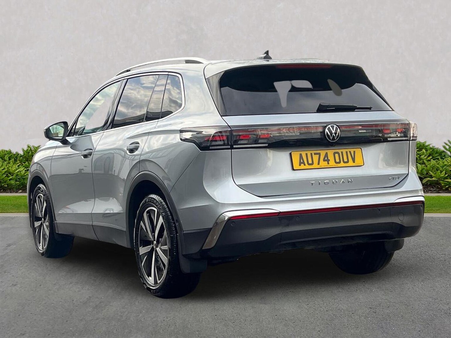 Used Volkswagen Tiguan 2024 for sale - 76490787: Photo 2