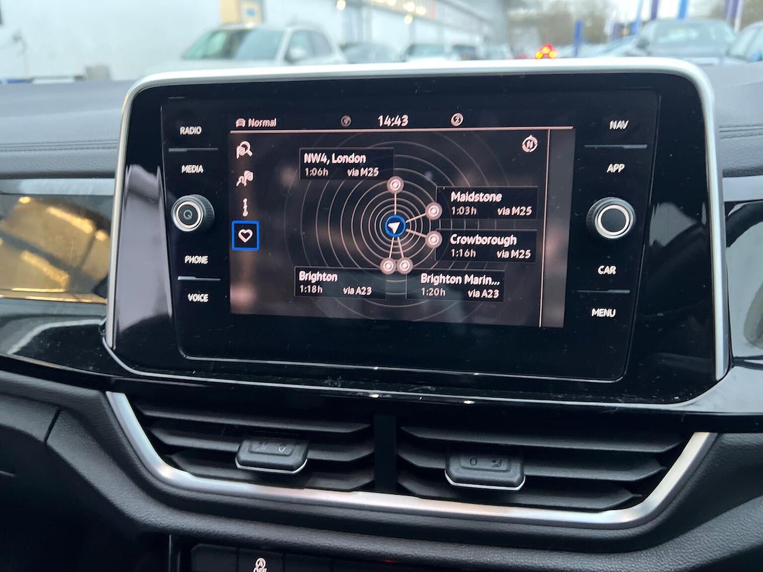 Used Volkswagen T-Roc 2022 for sale - 76963539: Photo 11