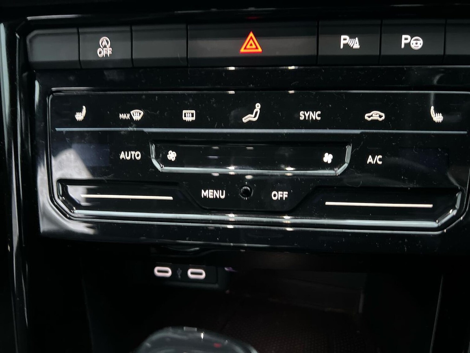 Used Volkswagen T-Roc 2022 for sale - 76963539: Photo 12