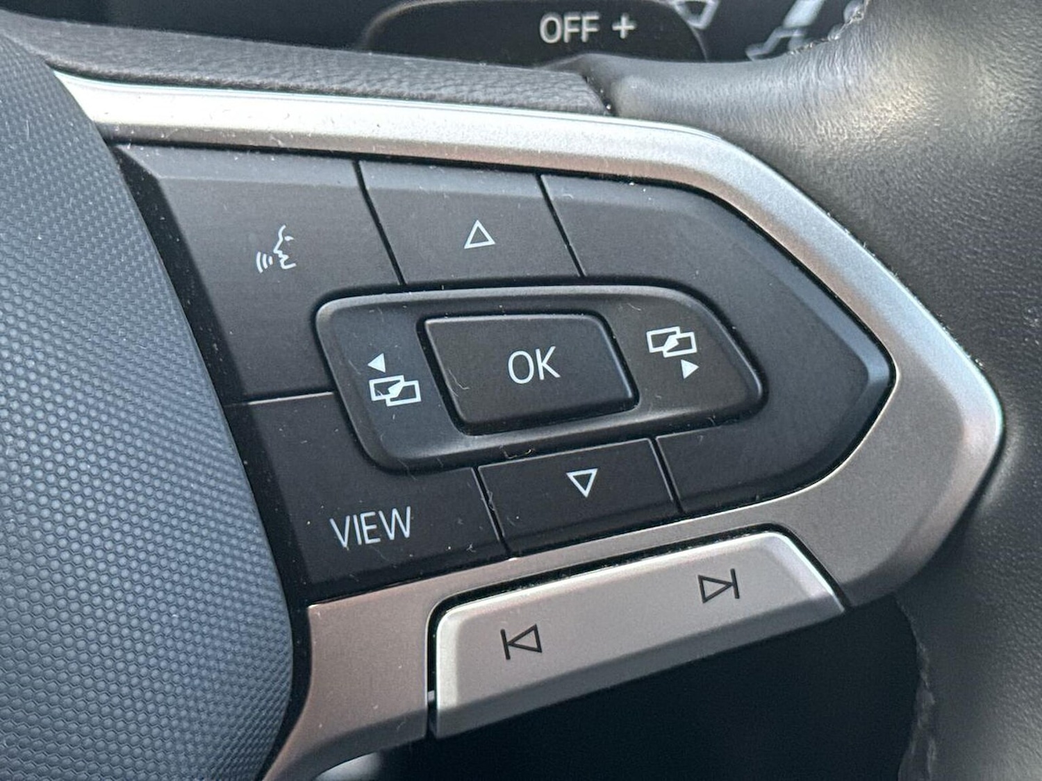 Used Volkswagen T-Roc 2024 for sale - 78210225: Photo 26