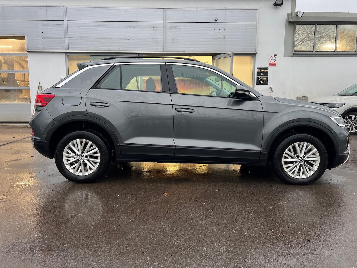 Used Volkswagen T-Roc 2022 for sale - 76963549: Photo 3