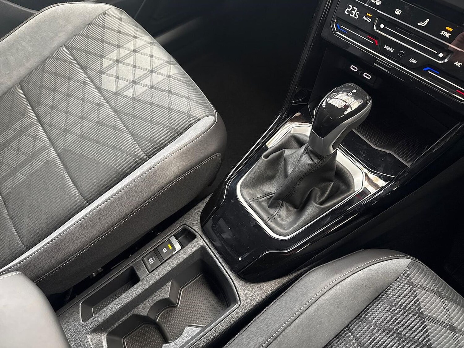 Used Volkswagen T-Roc 2025 for sale - 77542489: Photo 13