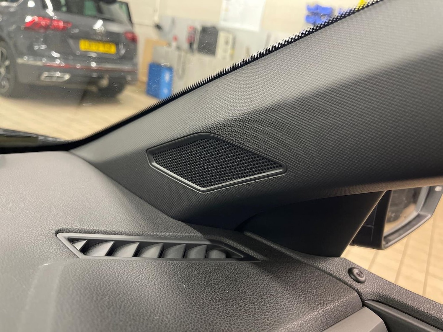 Used Volkswagen Polo 2024 for sale - 76628174: Photo 30