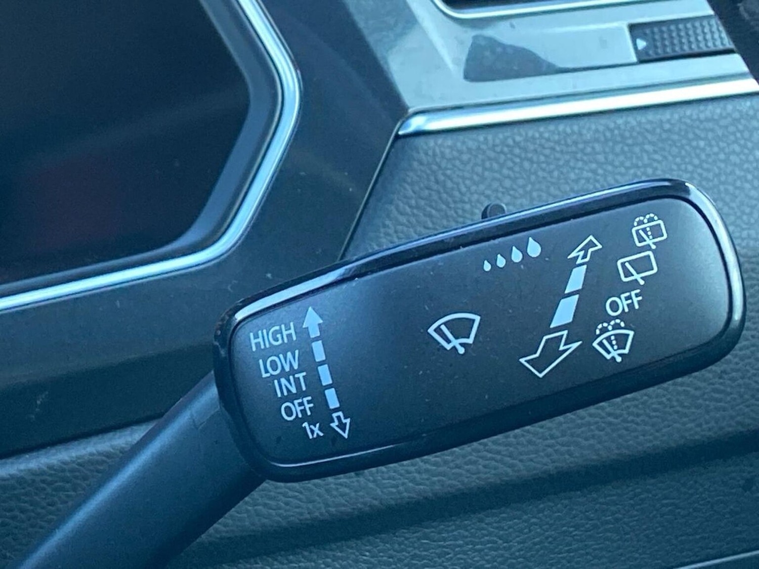 Used Volkswagen Tiguan 2022 for sale - 77872107: Photo 28