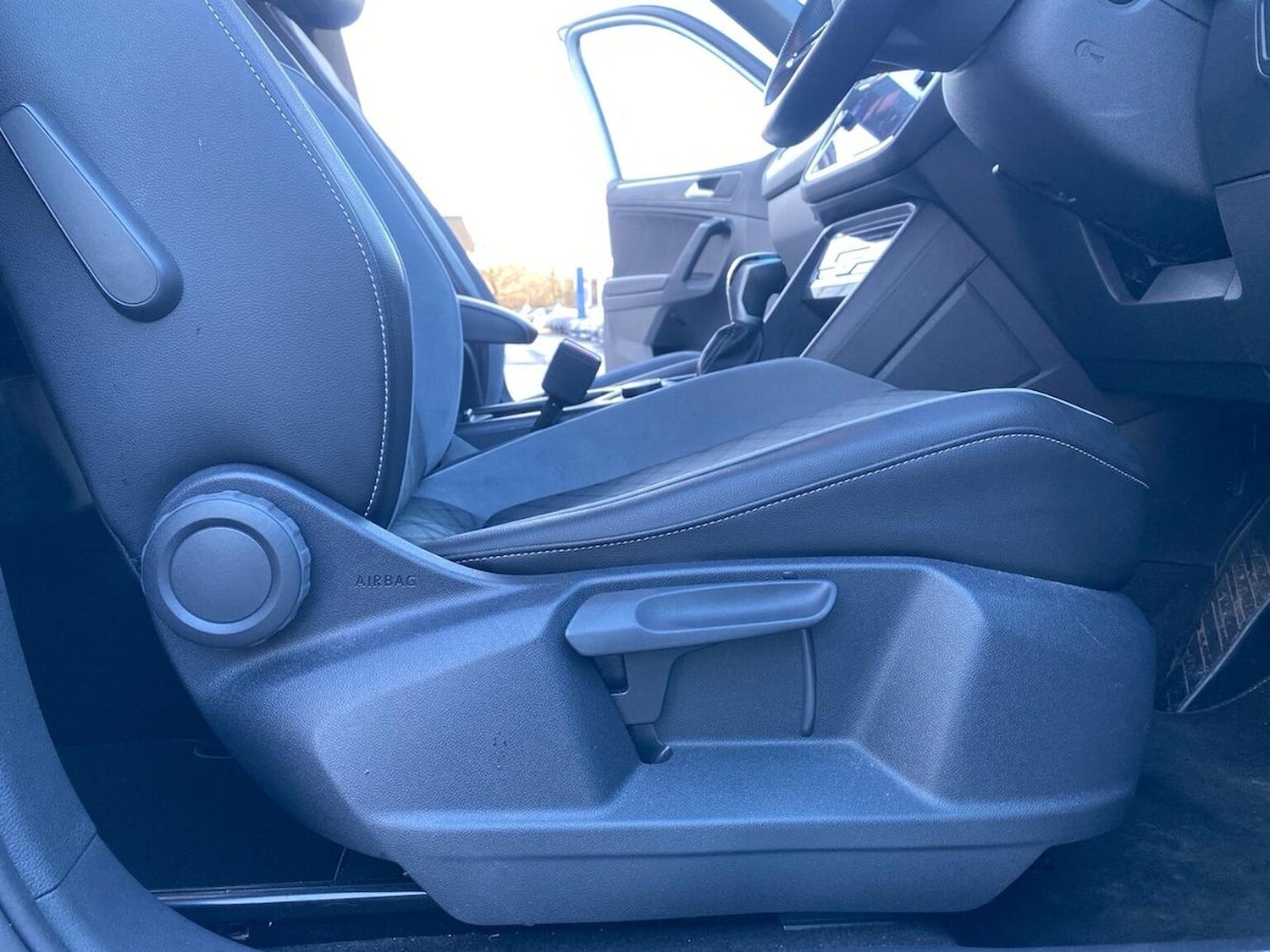 Used Volkswagen Tiguan 2022 for sale - 77872107: Photo 30