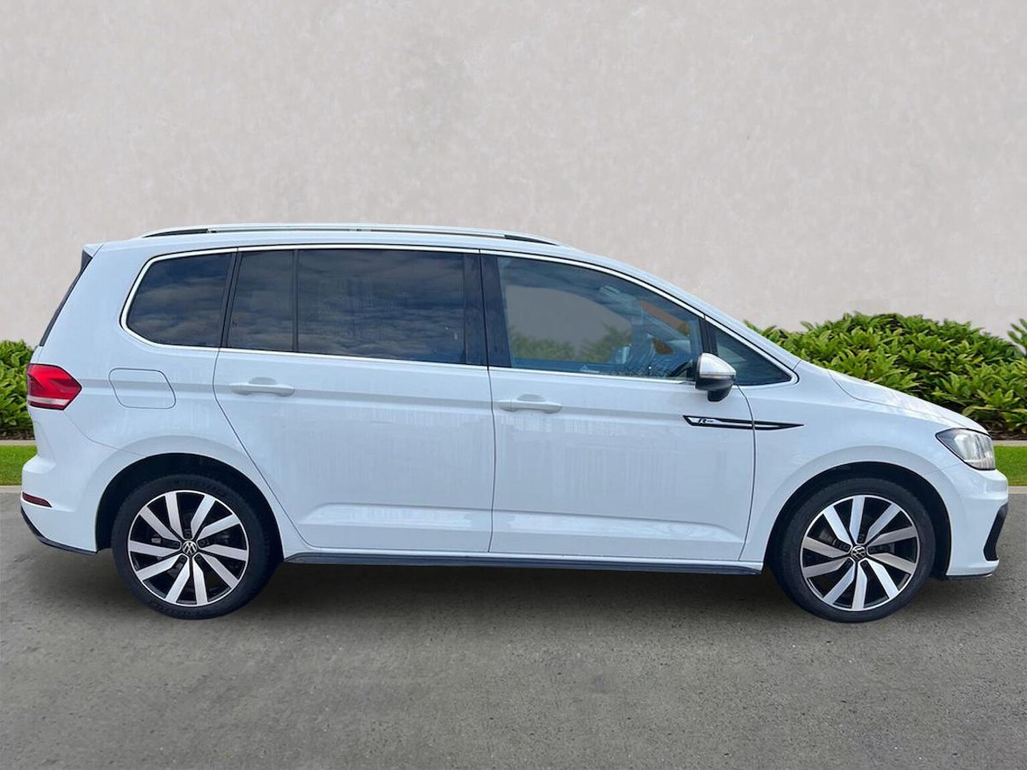 Used Volkswagen Touran 2020 for sale - 76340595: Photo 3