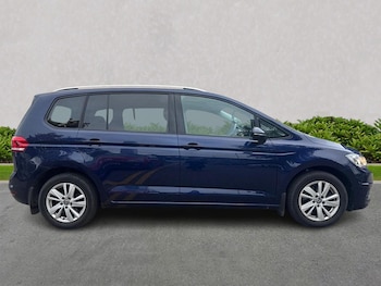 Used Volkswagen Touran 2020 for sale - 76287315: Photo