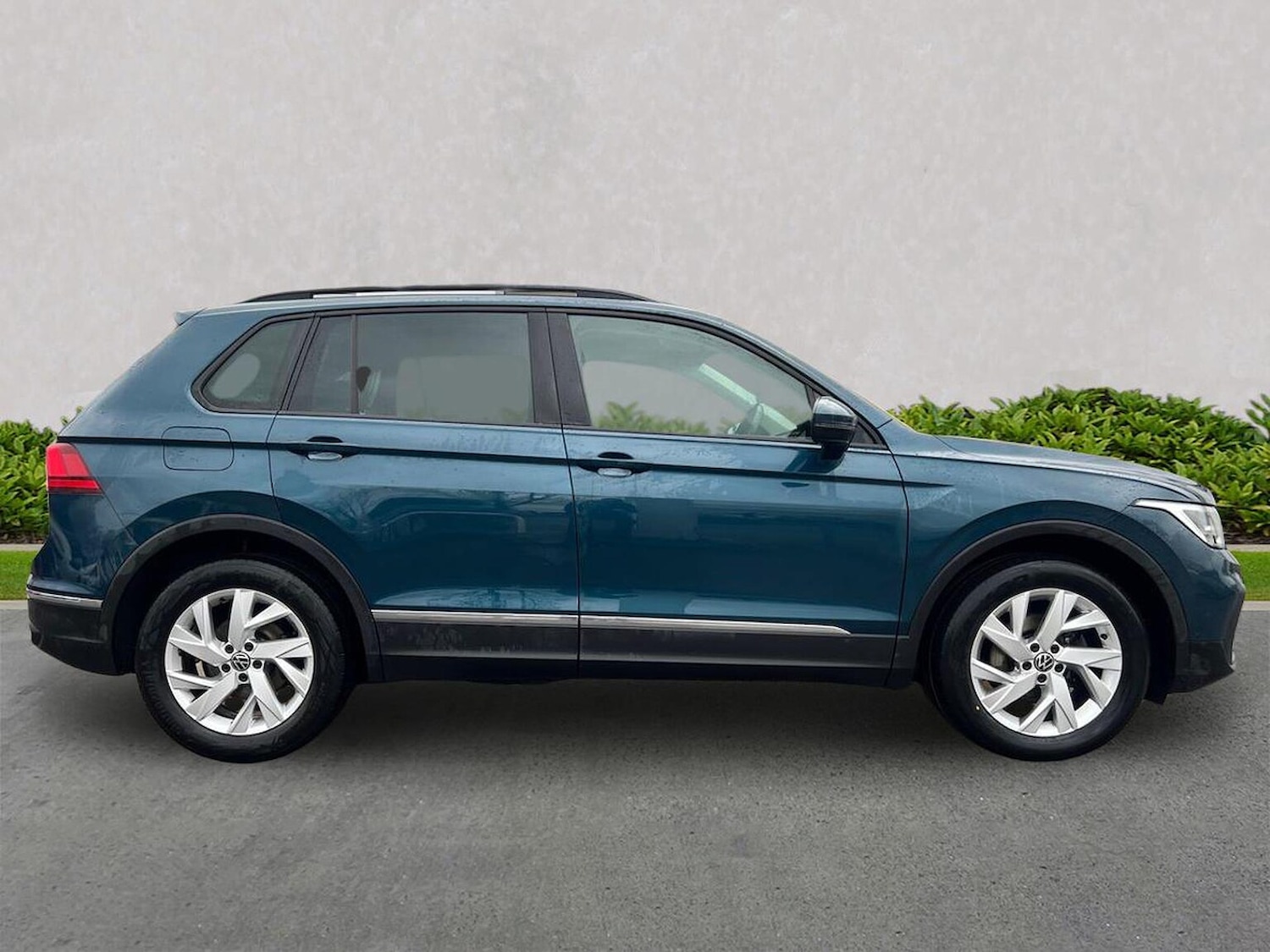 Used Volkswagen Tiguan 2022 for sale - 76860071: Photo 3