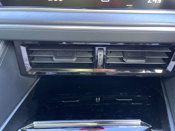 Used Volkswagen Touareg 2025 for sale - 76149622: Photo 12