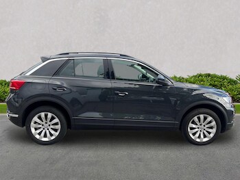 Used Volkswagen T-Roc 2019 for sale - 75906999: Photo