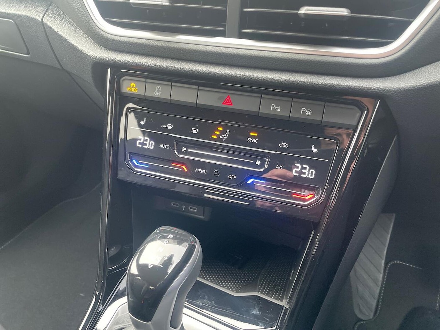 Used Volkswagen T-Roc 2025 for sale - 77085545: Photo 14