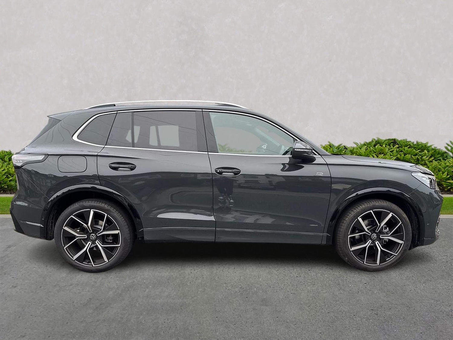 Used Volkswagen Tiguan 2025 for sale - 77487773: Photo 3