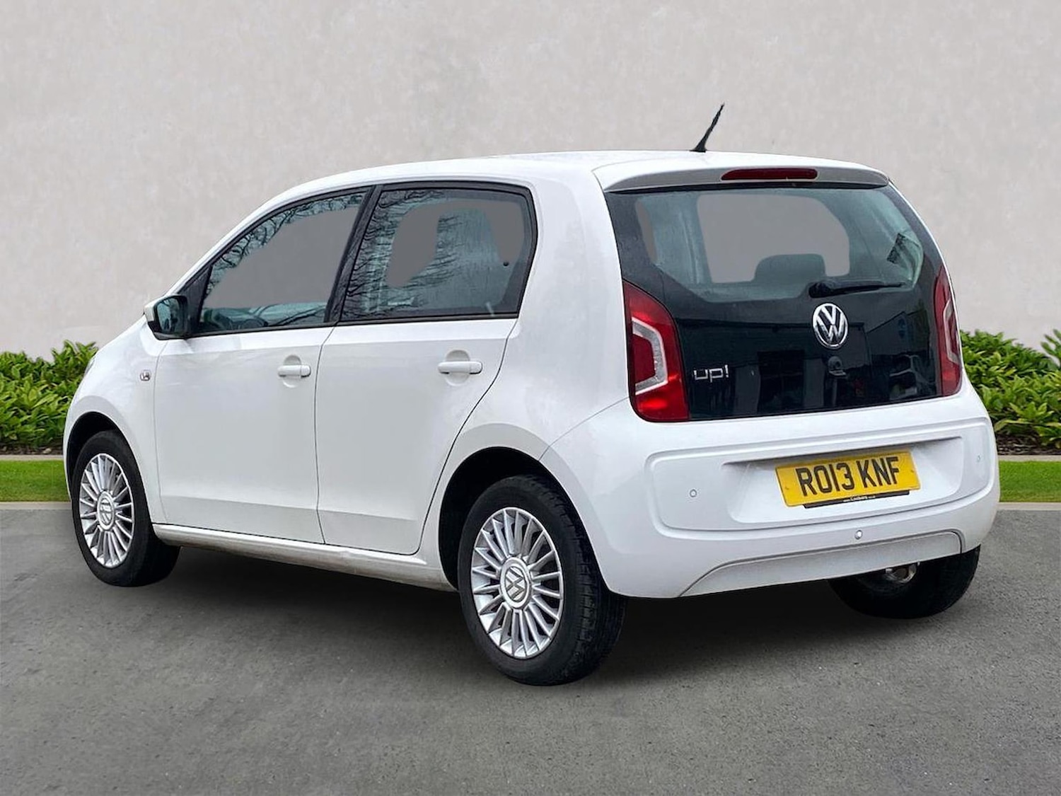 Used Volkswagen up! 2013 for sale - 78193899: Photo 2