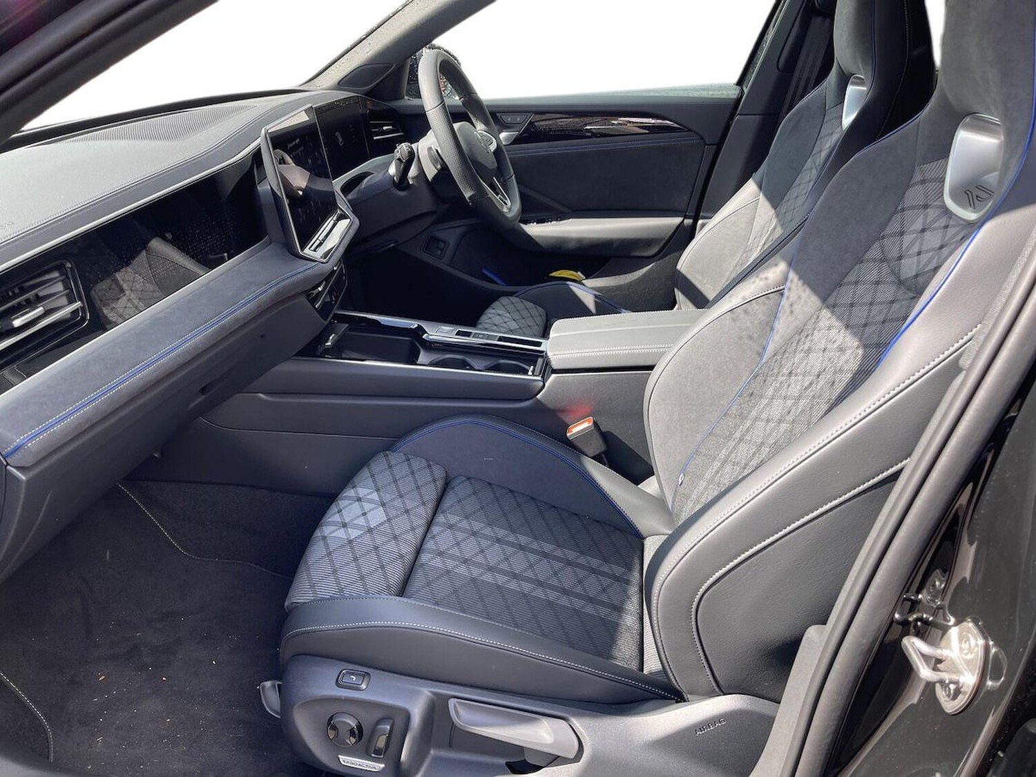 Used Volkswagen Passat 2025 for sale - 77487783: Photo 7