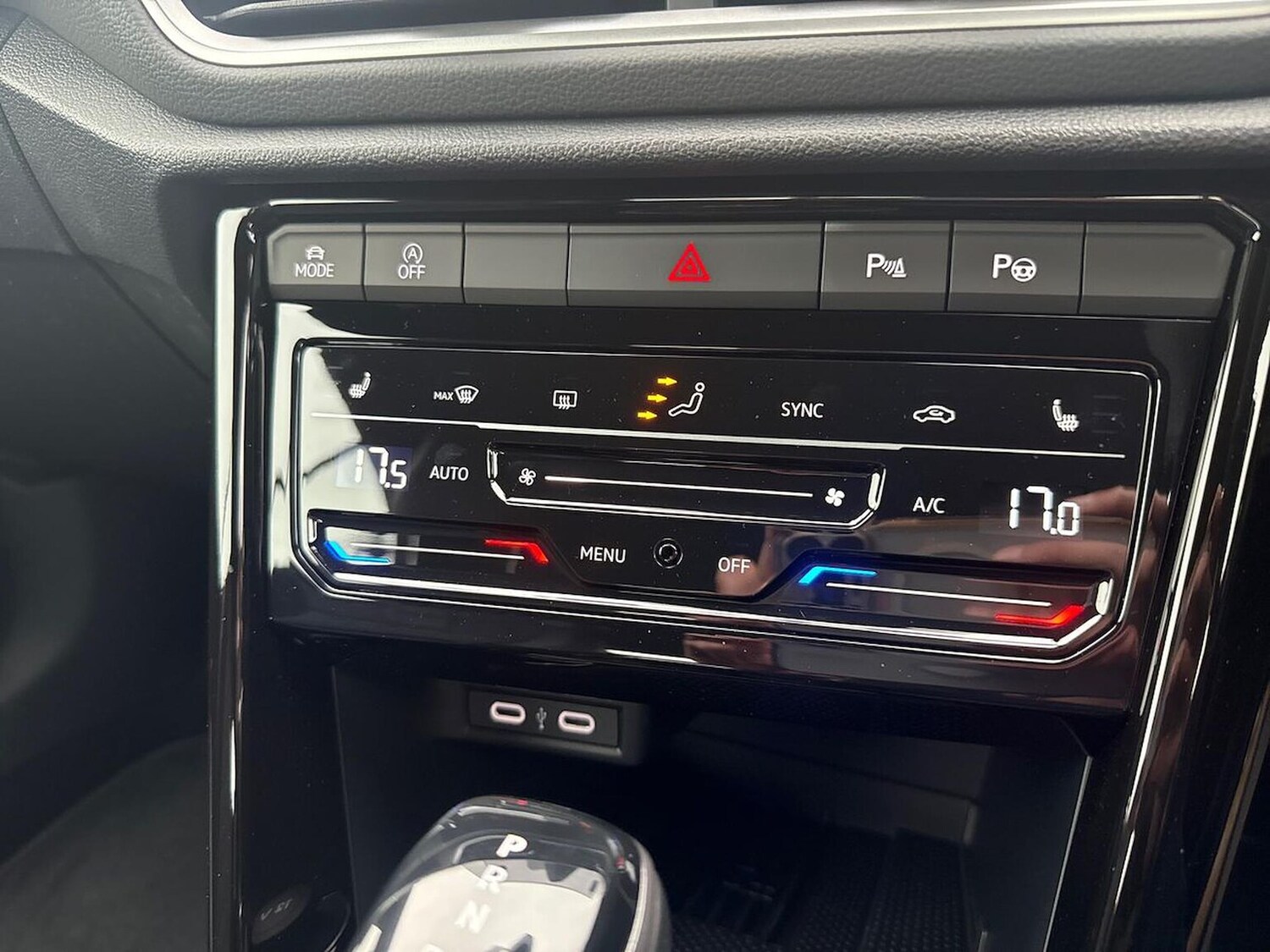 Used Volkswagen T-Roc 2025 for sale - 76263259: Photo 12