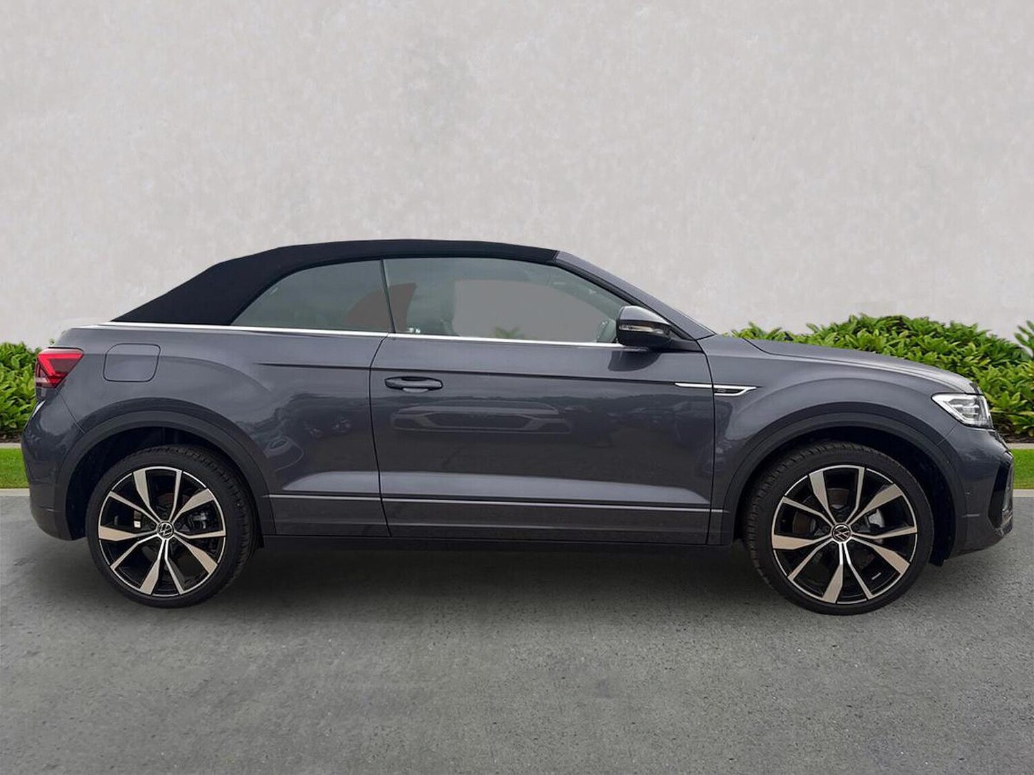 Used Volkswagen T-Roc 2025 for sale - 76263259: Photo 3