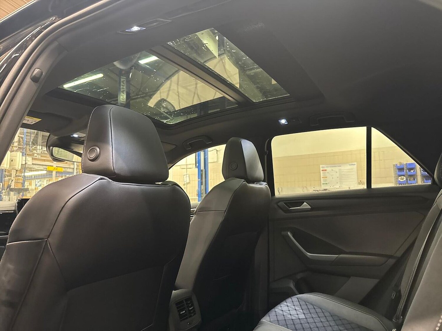 Used Volkswagen T-Roc 2025 for sale - 77487655: Photo 27