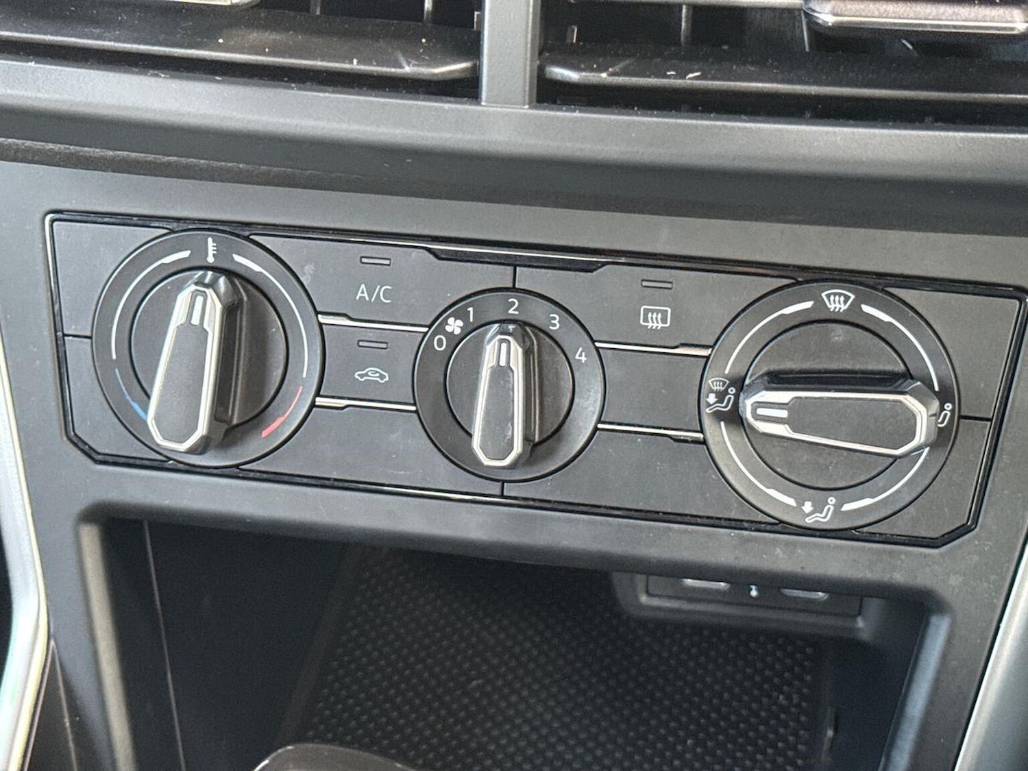 Used Volkswagen Polo 2024 for sale - 78210223: Photo 12