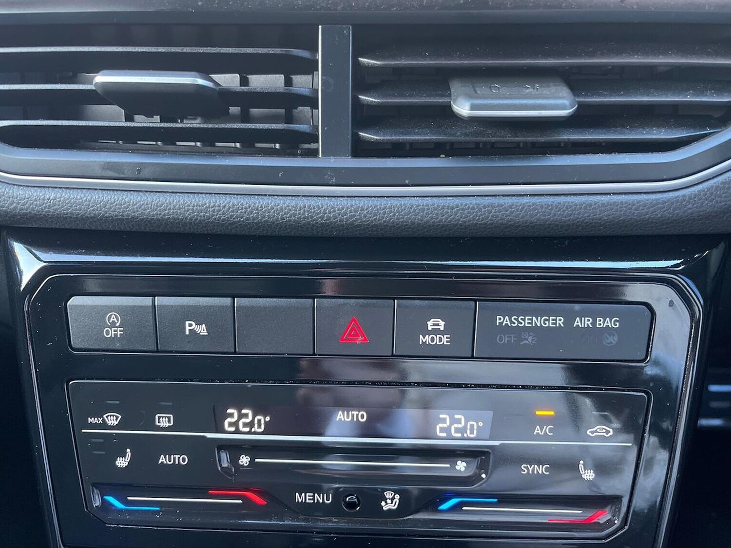 Used Volkswagen T-Cross 2024 for sale - 76477342: Photo 12