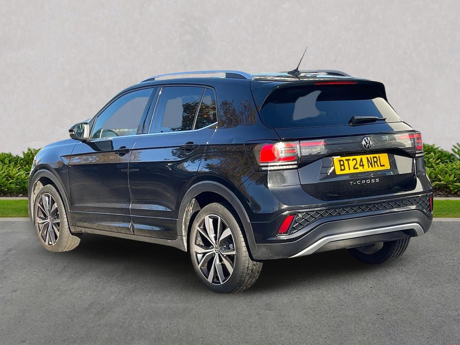 Used Volkswagen T-Cross 2024 for sale - 76477342: Photo 2