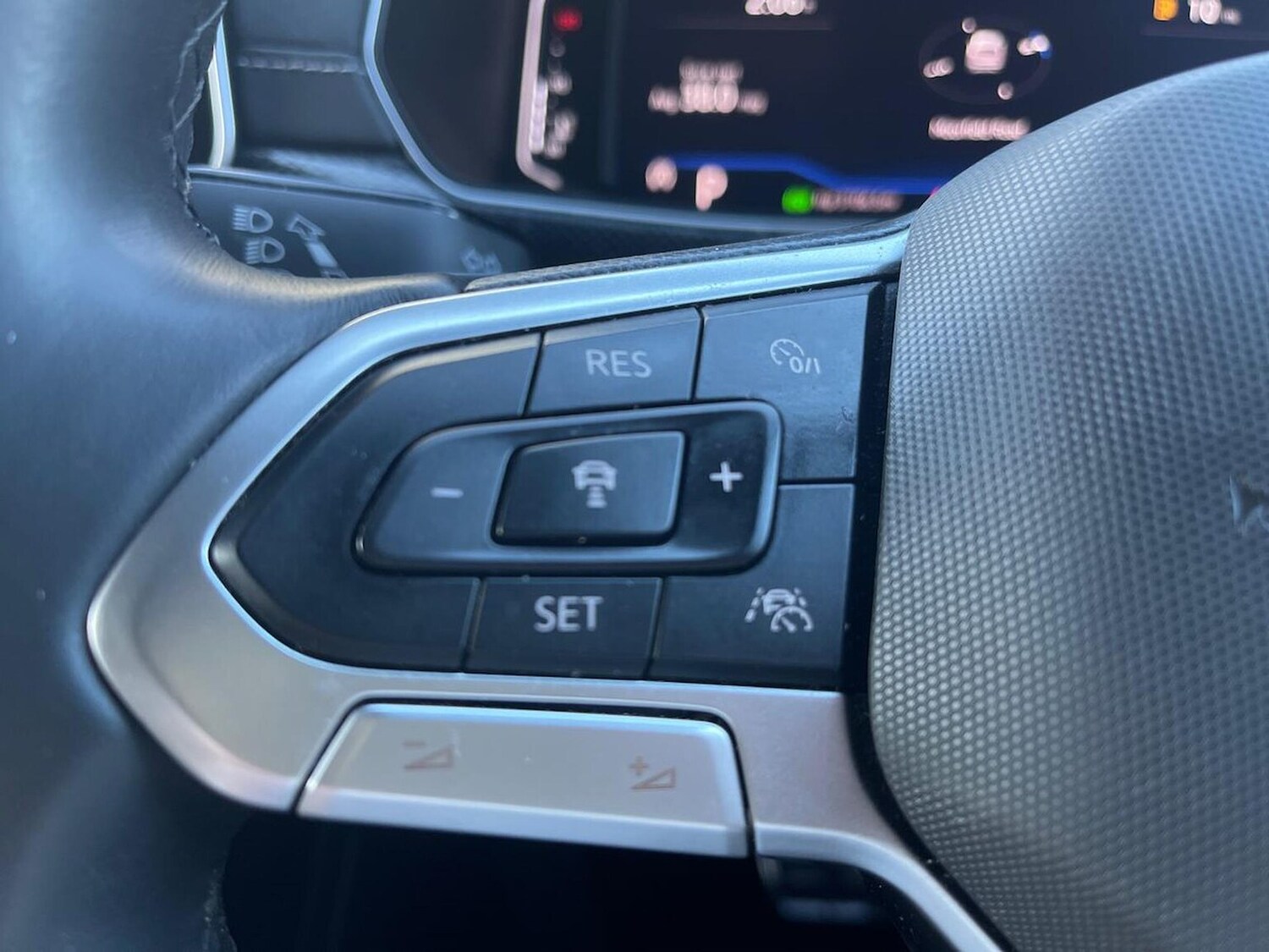 Used Volkswagen T-Cross 2024 for sale - 76477342: Photo 25