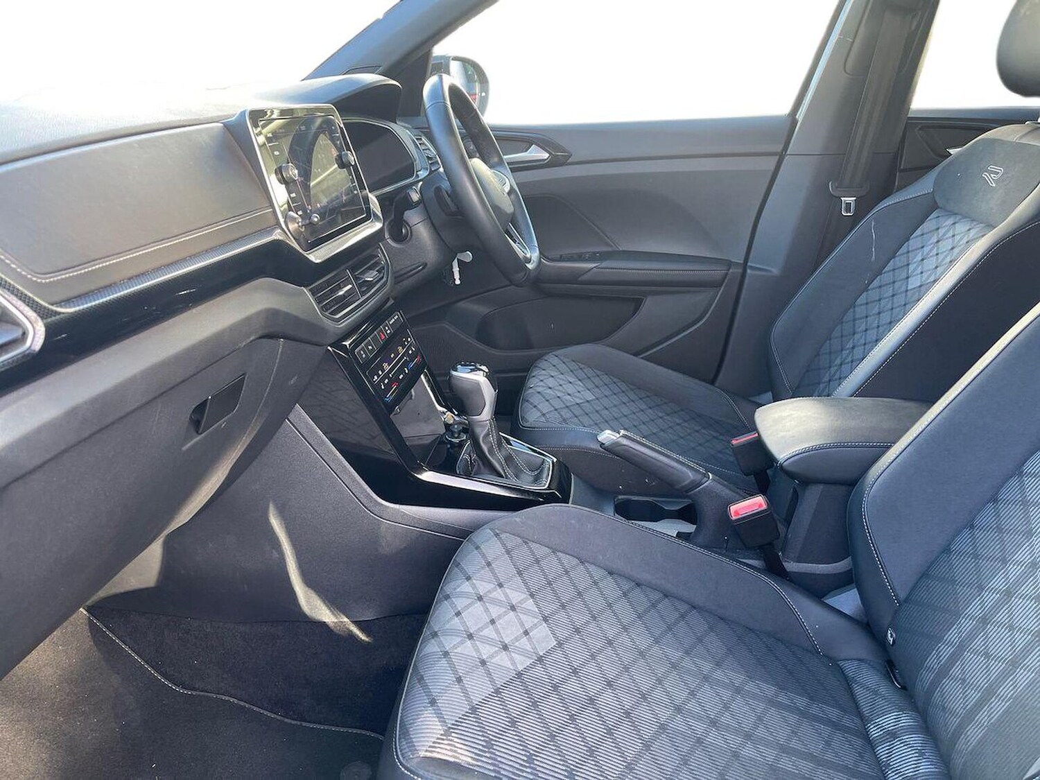 Used Volkswagen T-Cross 2024 for sale - 76477342: Photo 7