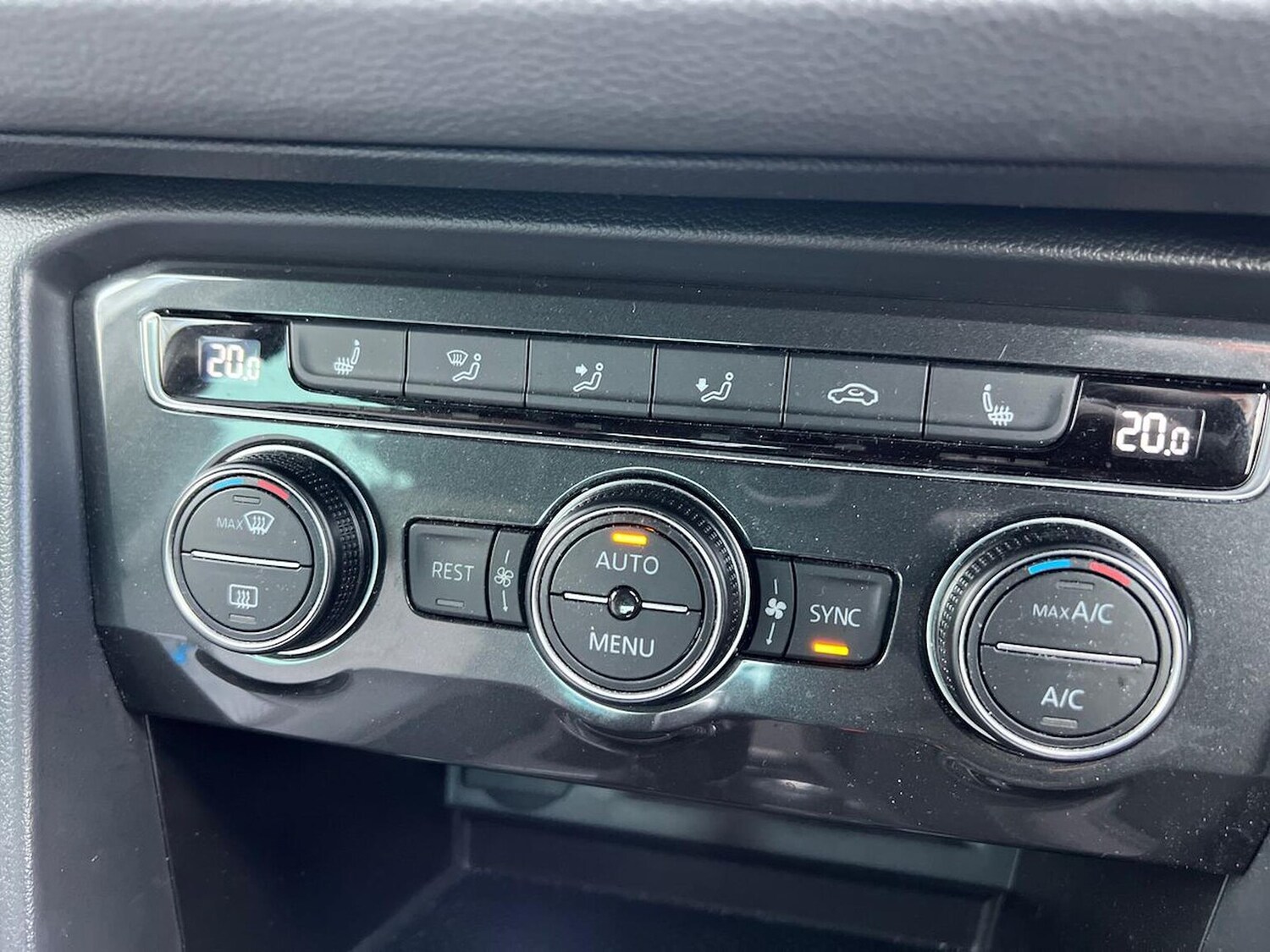 Used Volkswagen Tiguan 2019 for sale - 76846092: Photo 12