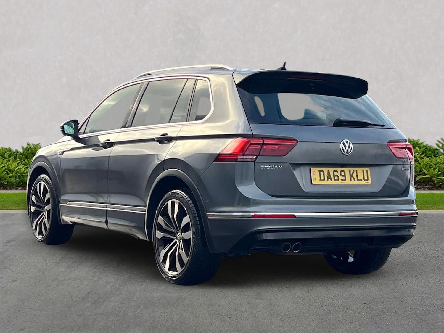 Used Volkswagen Tiguan 2019 for sale - 76846092: Photo 2