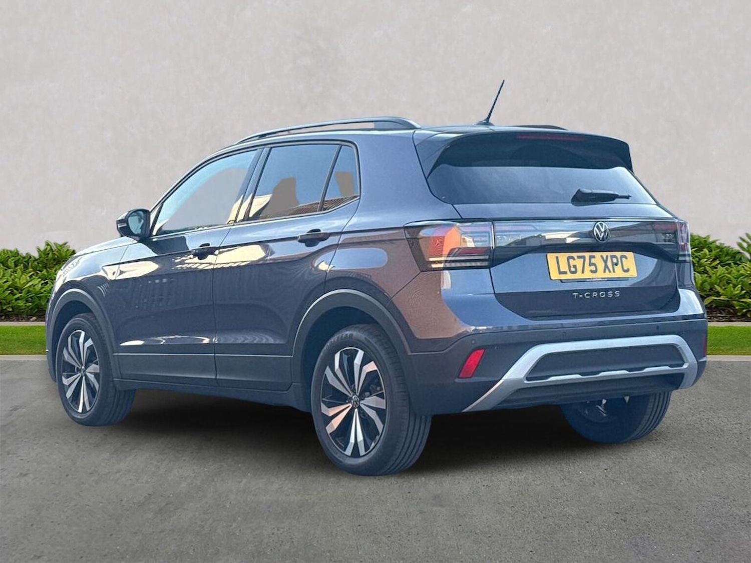 Used Volkswagen T-Cross 2025 for sale - 76252643: Photo 2