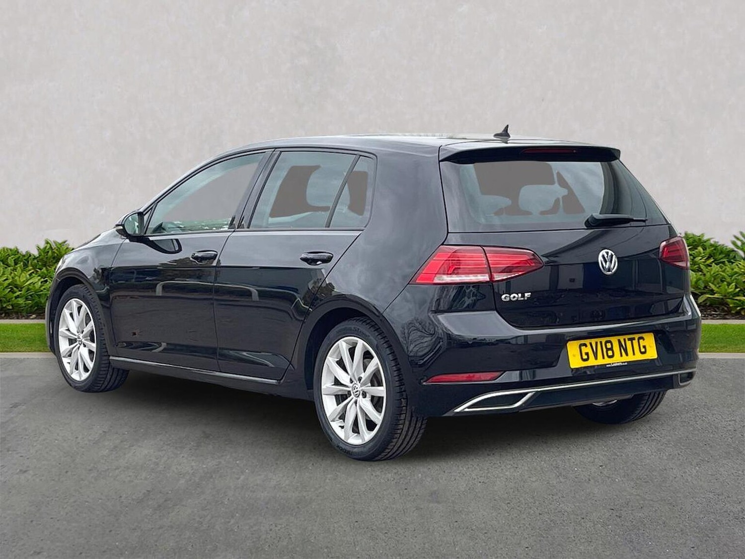 Used Volkswagen Golf 2018 for sale - 76313881: Photo 2