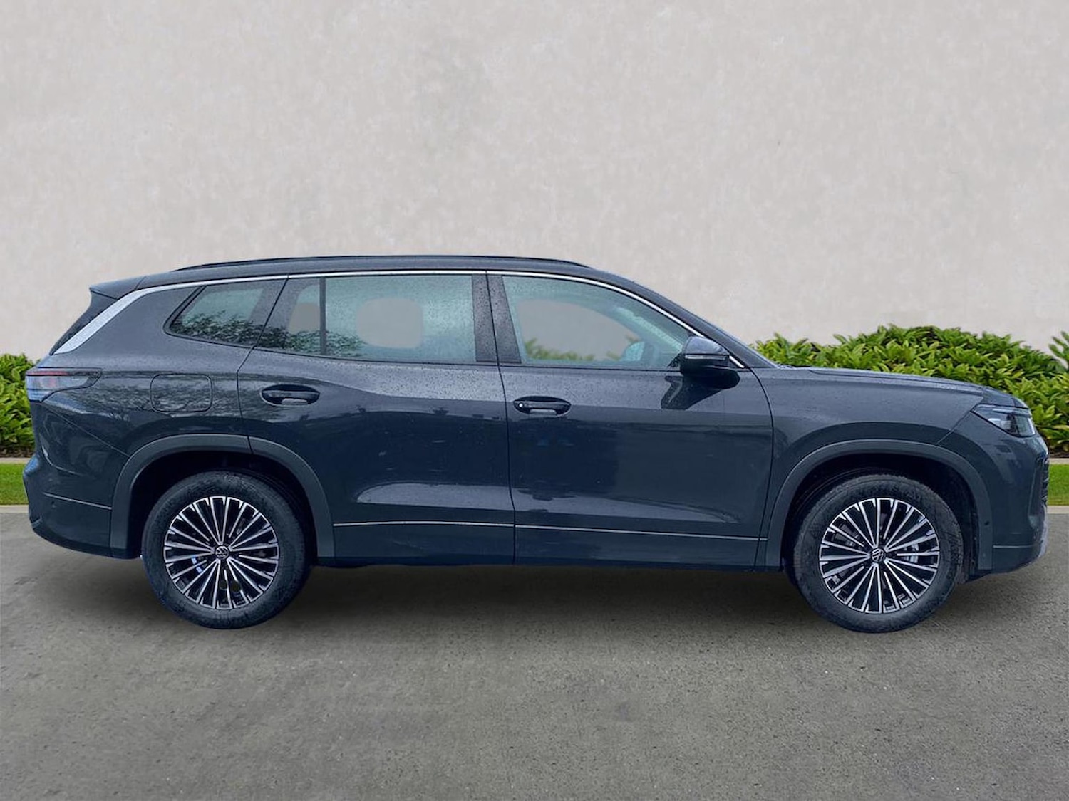 Used Volkswagen Touran 2026 for sale - 78193973: Photo 3