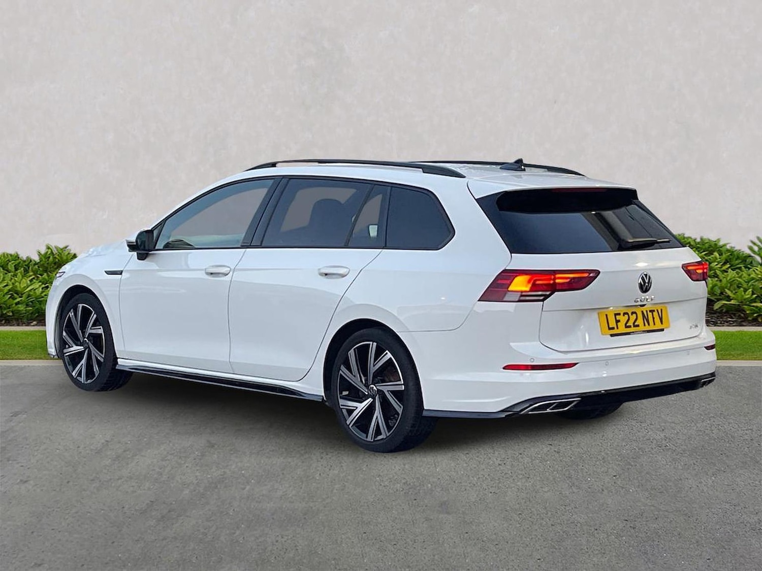 Used Volkswagen Golf 2022 for sale - 76666183: Photo 2