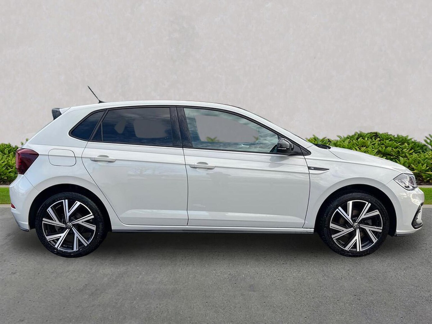 Used Volkswagen Polo 2024 for sale - 76471110: Photo 3