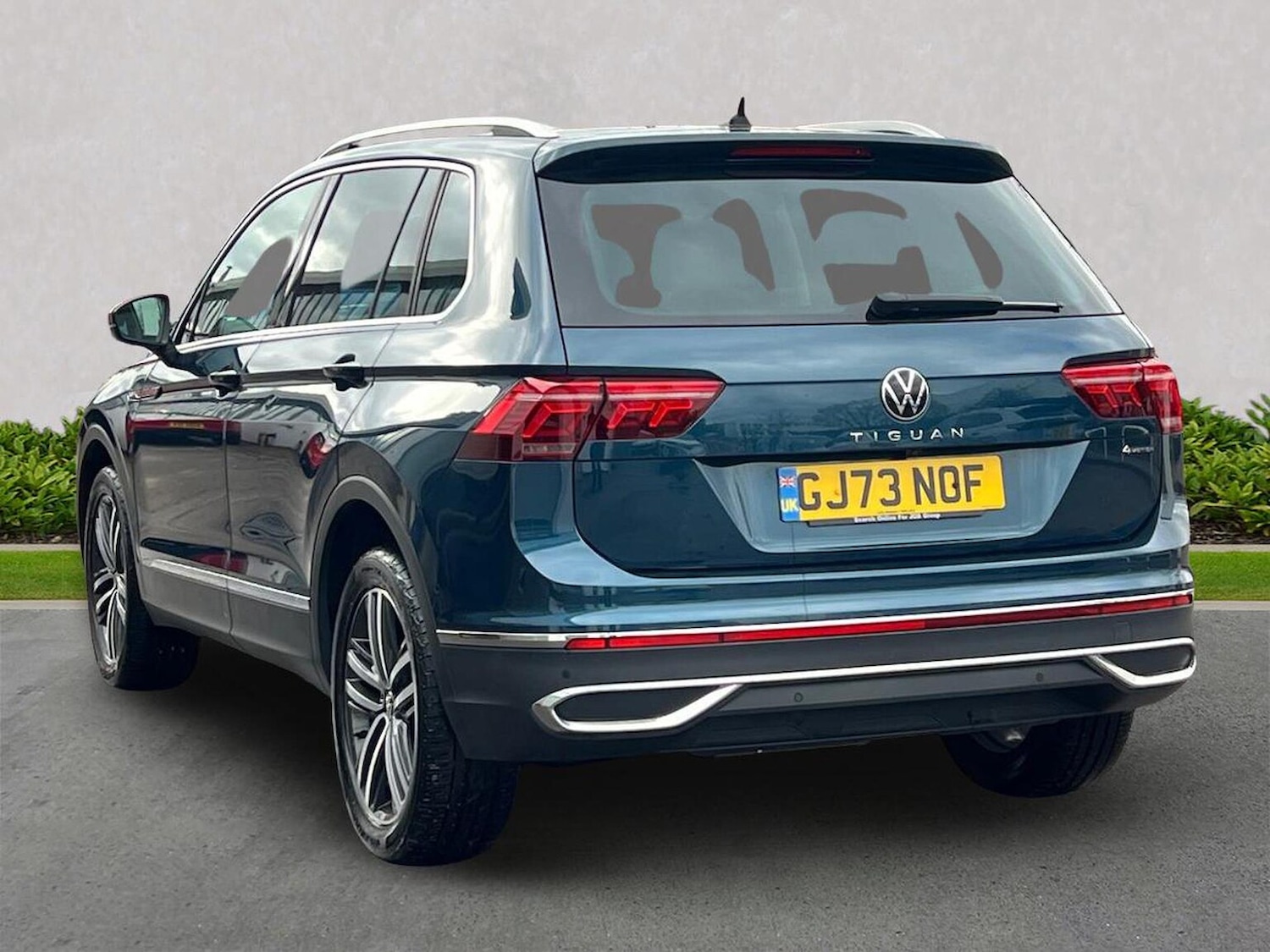 Used Volkswagen Tiguan 2023 for sale - 76412456: Photo 2