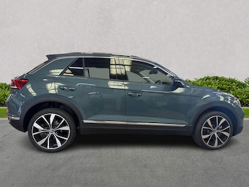 Used Volkswagen T-Roc 2025 for sale - 76935402: Photo